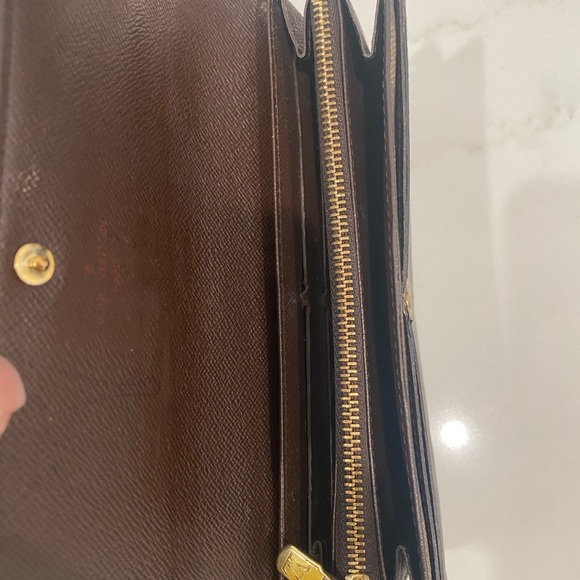 Louis Vuitton Wallet - Picture 4 of 8